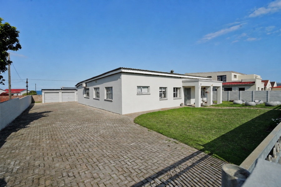 4 Bedroom Property for Sale in Kidds Beach Eastern Cape